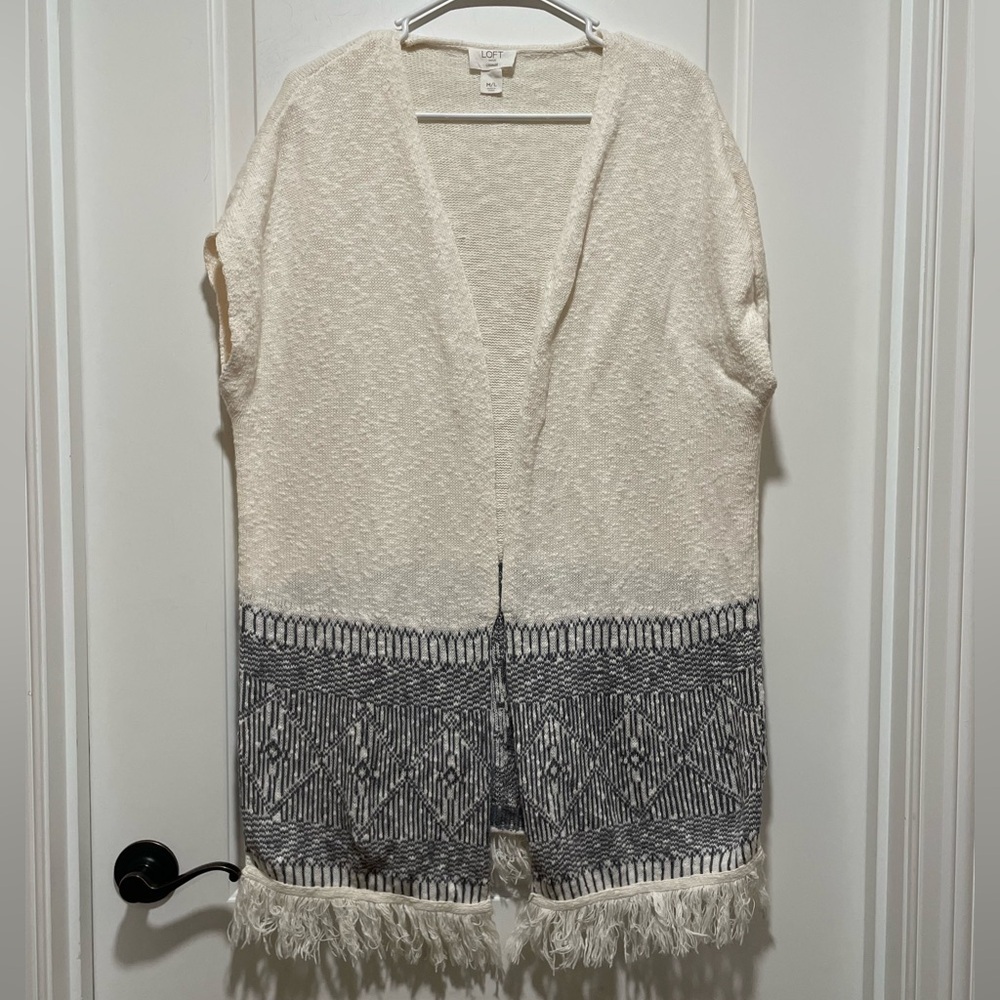 Boho Chic & Comfy Loft Lounge M/L Cream Gray Aztec Fringe Short Sleeve Cardigan